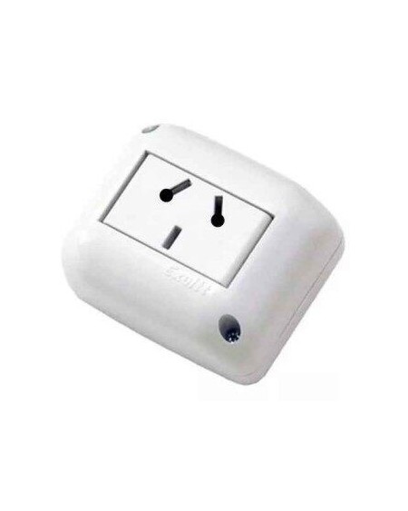 TOMA CORRIENTE 220V PARA PARED BLANCO