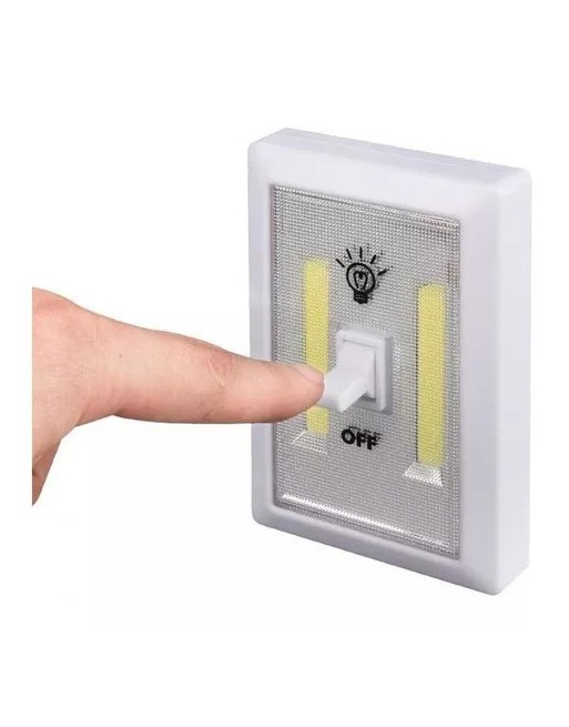 LUZ PARA PARED TIPO INTERRUPTOR A 4 PILAS 240 LUMENES